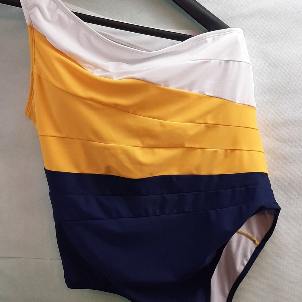 Swimsuit one piece one shoulder strap size xl